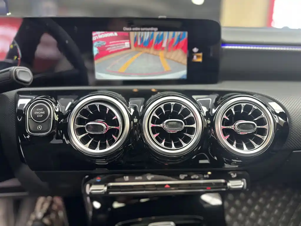 Mercedes-Benz A-Class 2022 — фото 11