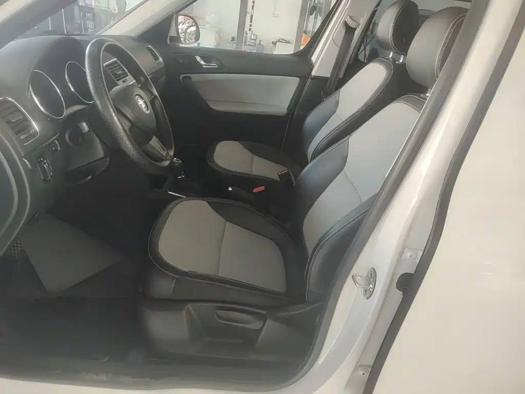 Skoda Yeti 2017 — фото 15