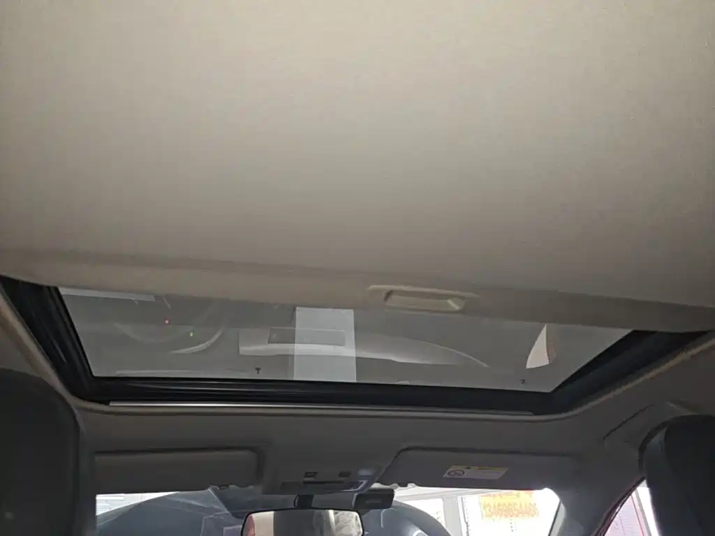 Toyota RAV4 2019 — фото 18