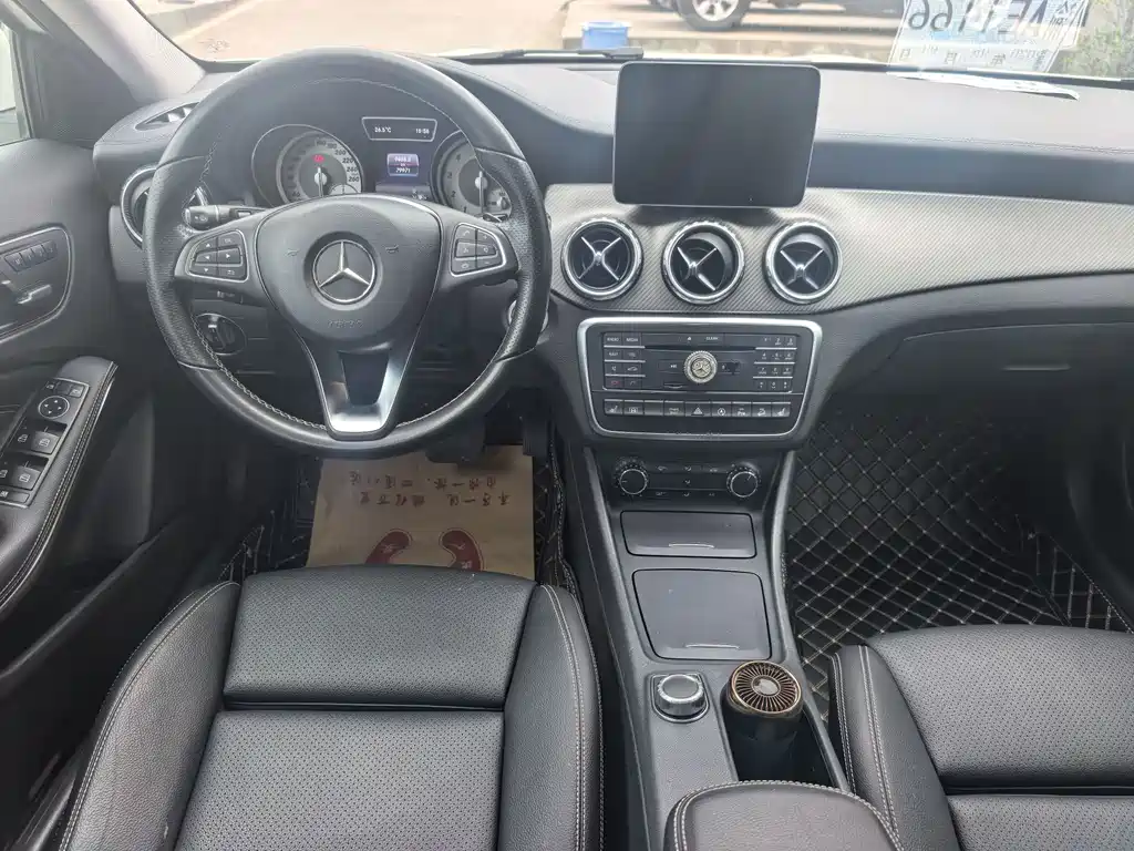 Mercedes-Benz GLA 2017 — фото 15