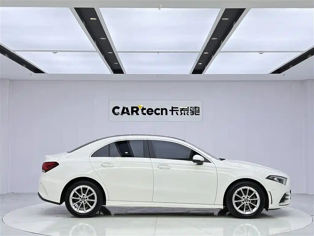 Mercedes-Benz A-Class 2020 — фото 4