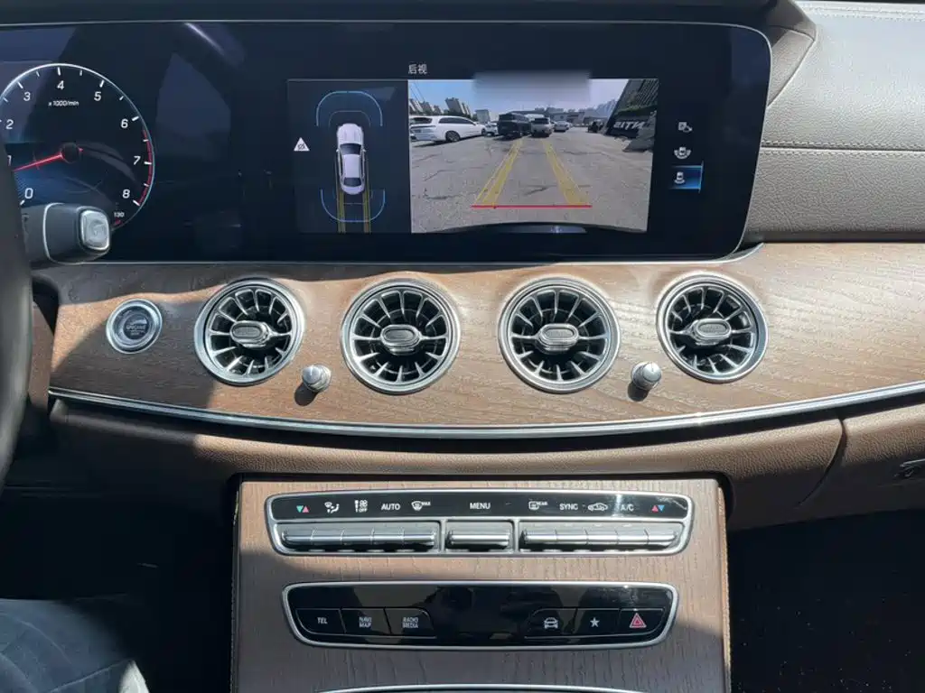Mercedes-Benz E-Class 2021 — фото 18