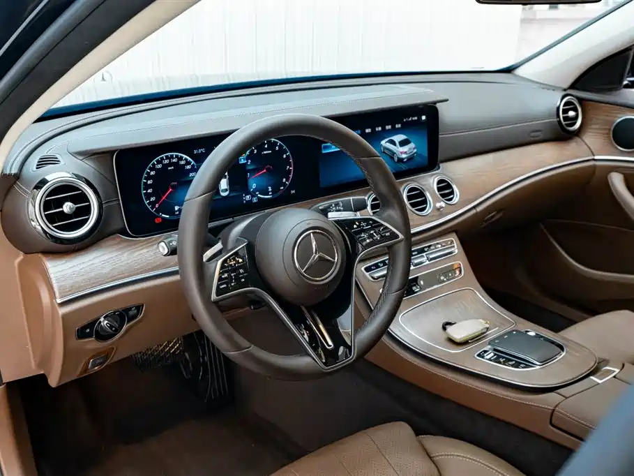 Mercedes-Benz E-Class 2024 — фото 25