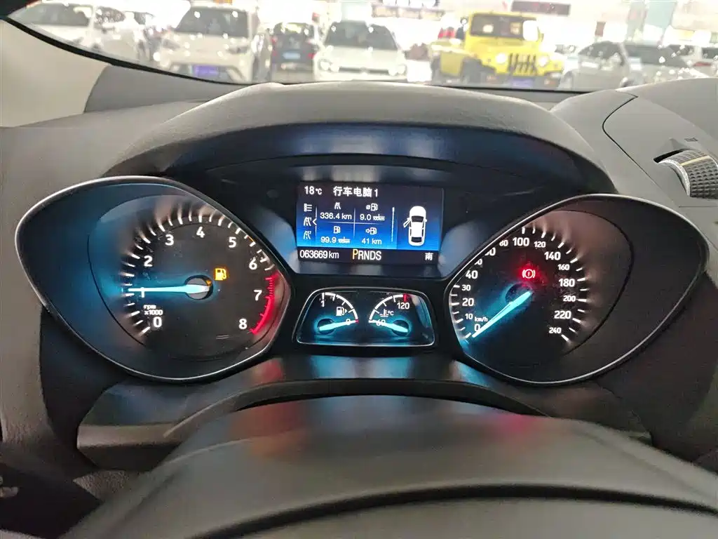 Ford Kuga 2017 — фото 12