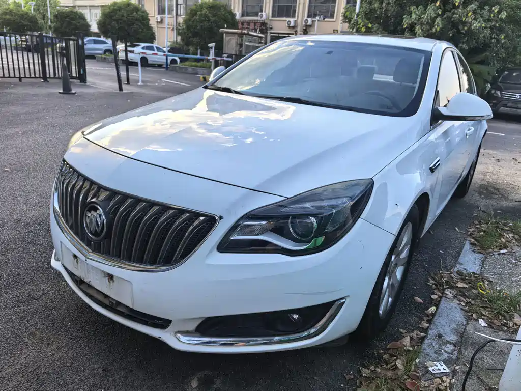 Buick Regal 2013 — фото 1