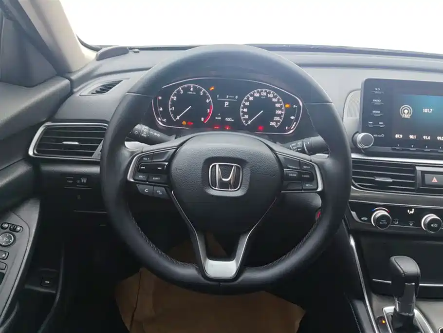 Honda Accord 2019 — фото 15