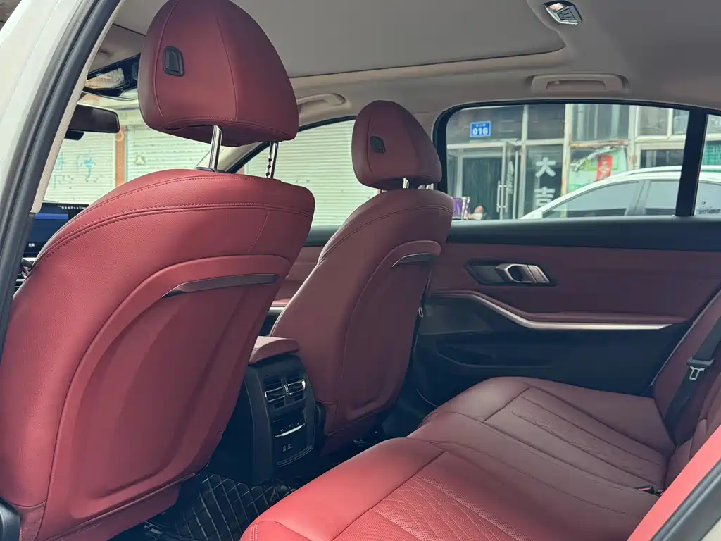BMW 3 Series 2023