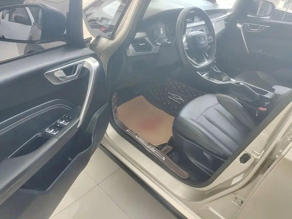 Geely Vision X3 2020 — фото 16