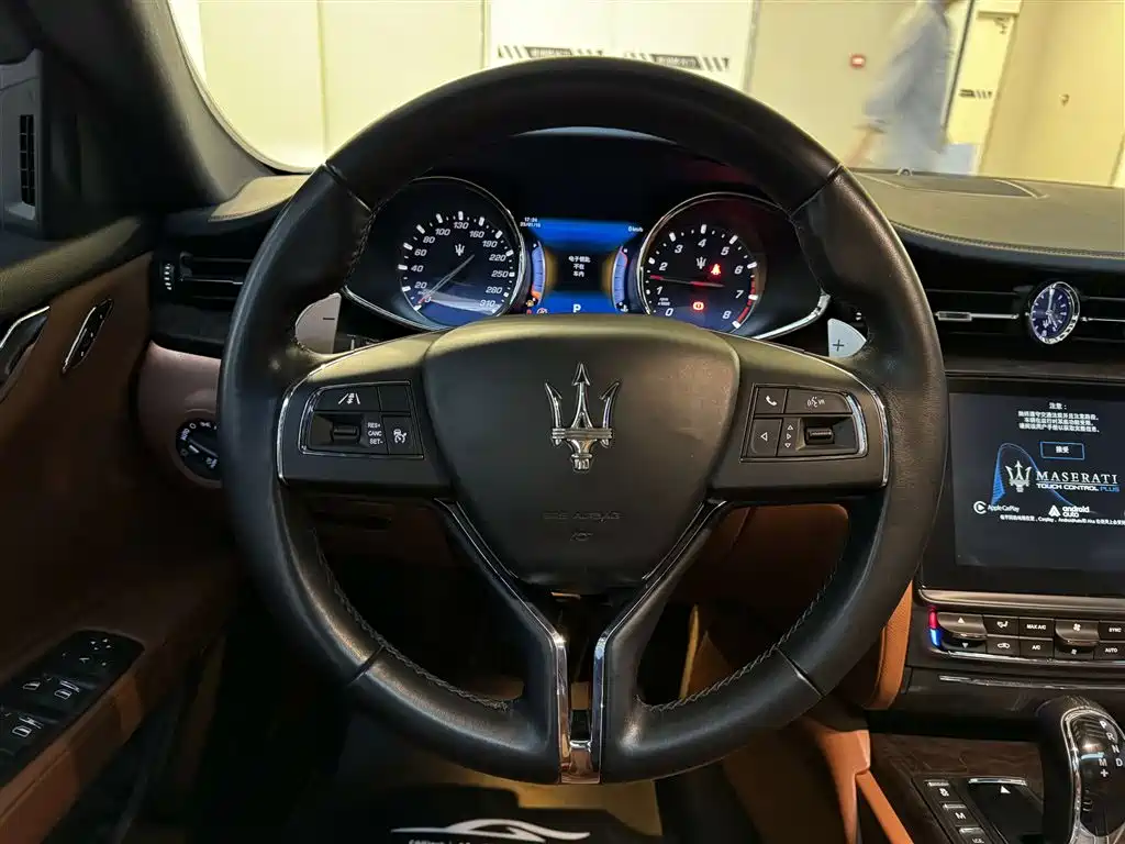 Maserati Quattroporte 2019 — фото 23