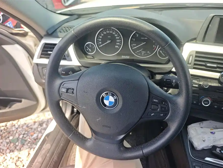 BMW 3 Series 2014 — фото 14