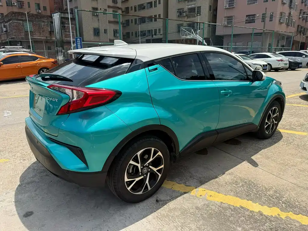 Toyota C-HR 2021 — фото 8