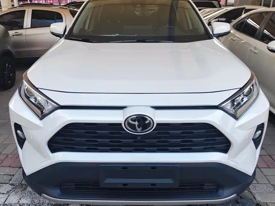 Toyota RAV4 2020 — фото 2