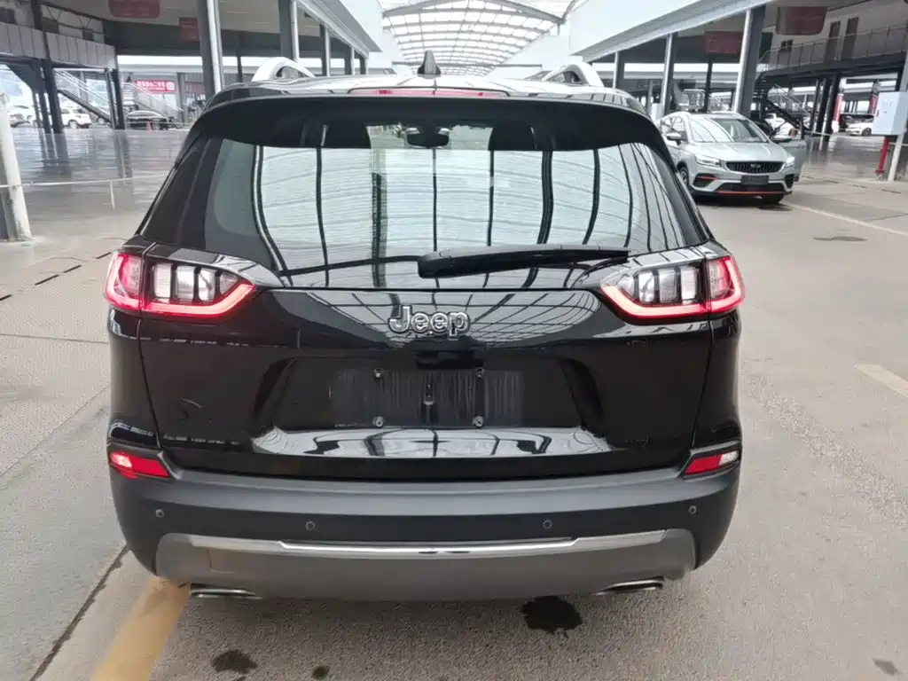 Jeep Cherokee 2019 — фото 6