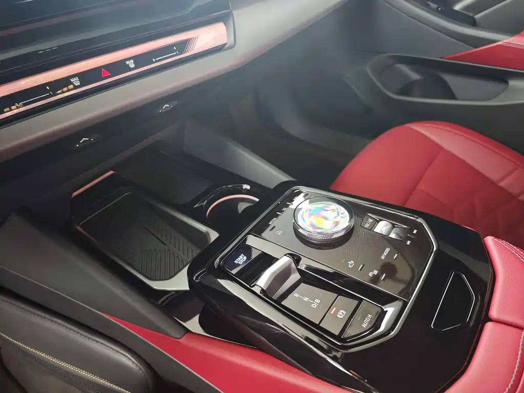 BMW i5 2025 — фото 13