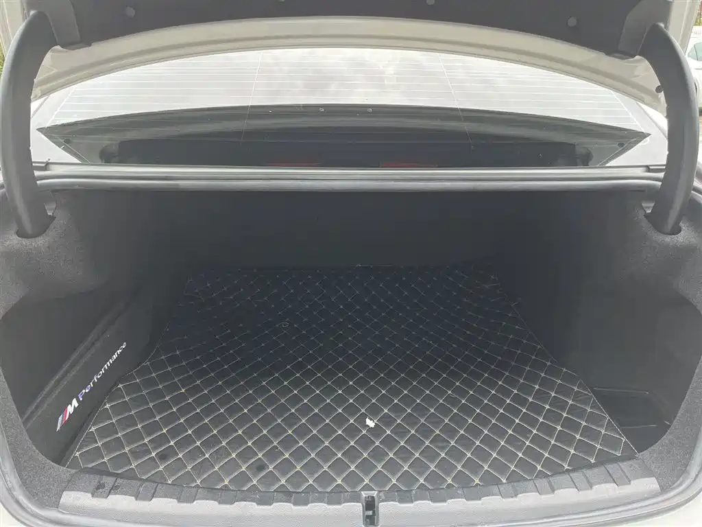 BMW 3 Series 2022 — фото 29