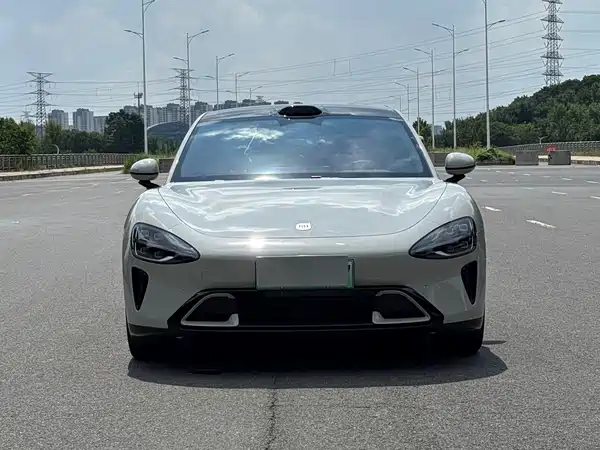 Xiaomi SU7 2025
