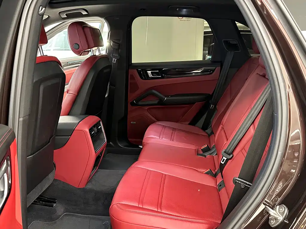 Porsche Cayenne 2019 — фото 15