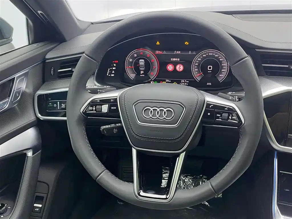 Audi A6L — фото 15