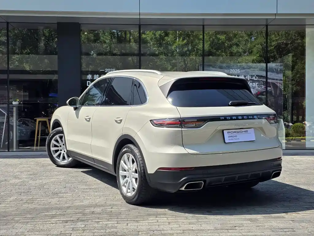 Porsche Cayenne 2021