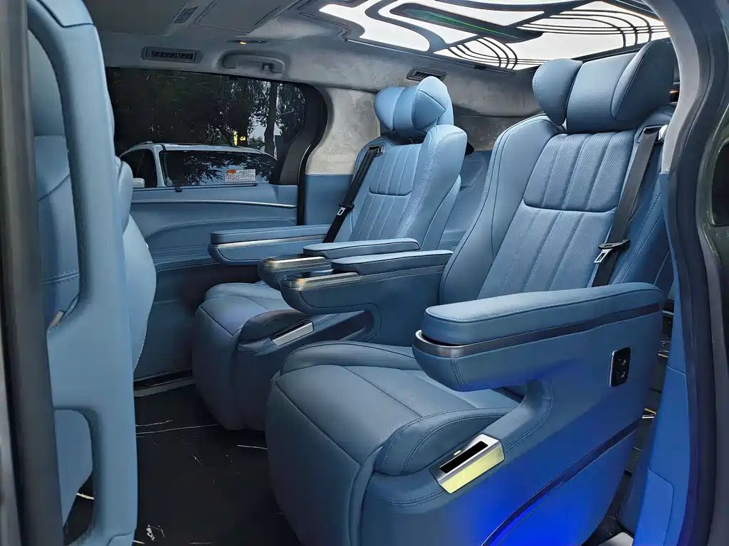 Toyota Sienna 2022 — фото 16