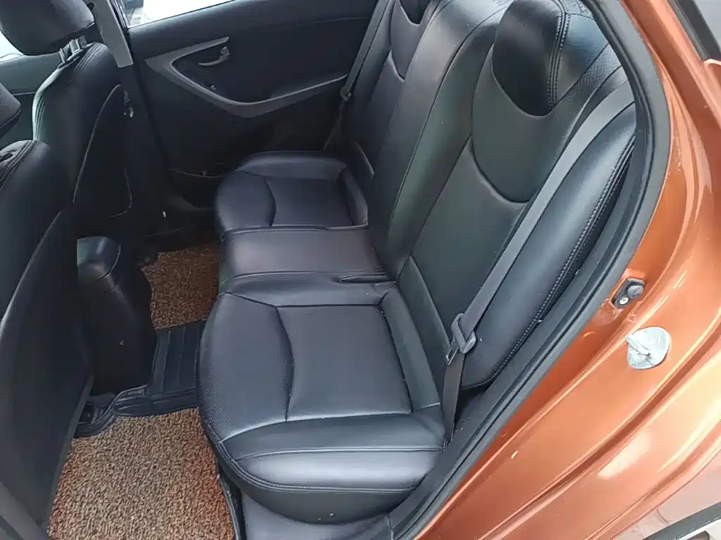 Hyundai Elantra Langdong 2015 — фото 17