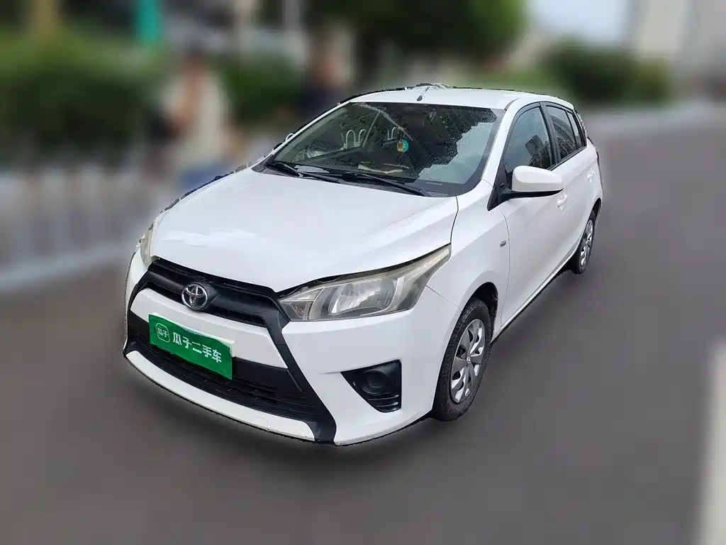 Toyota Yaris L 2015