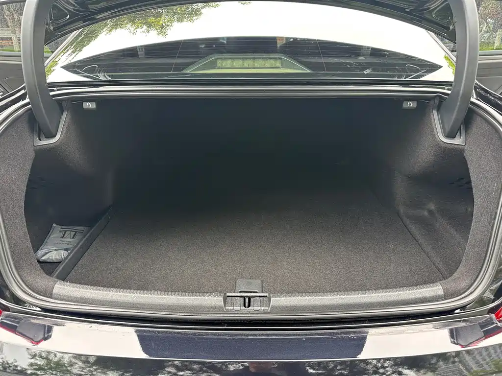 Volkswagen Passat 2018 — фото 10