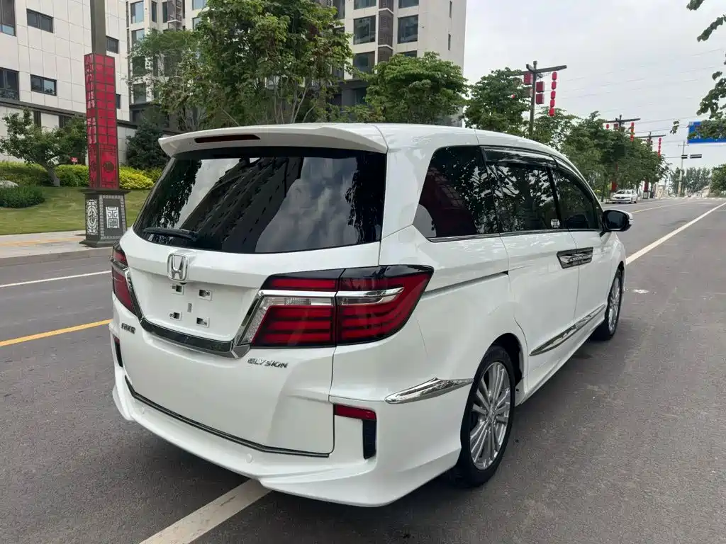Honda Elysion 2018 — фото 5