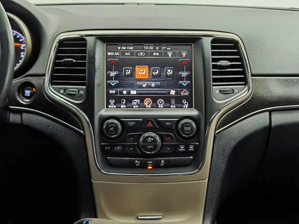 Jeep Grand Cherokee 2017 — фото 12