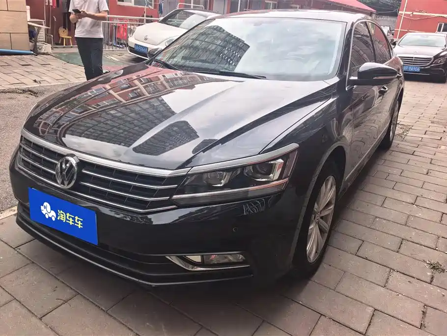 Volkswagen Passat 2017 — фото 1