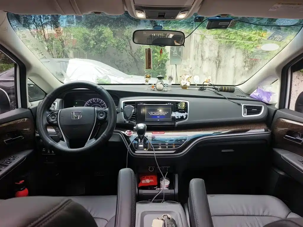 Honda Odyssey 2016 — фото 20