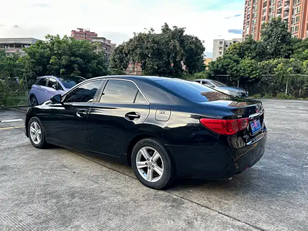 Toyota Reiz 2010