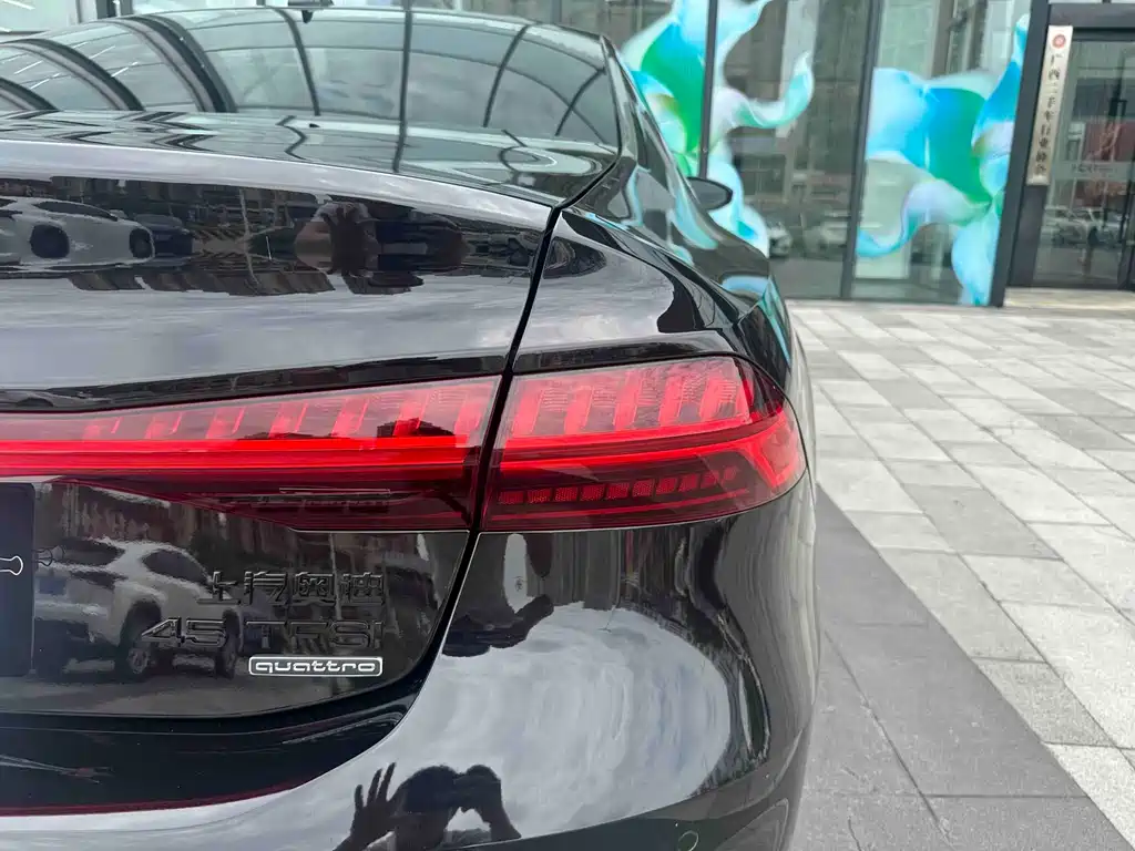 Audi A7L 2024 — фото 25