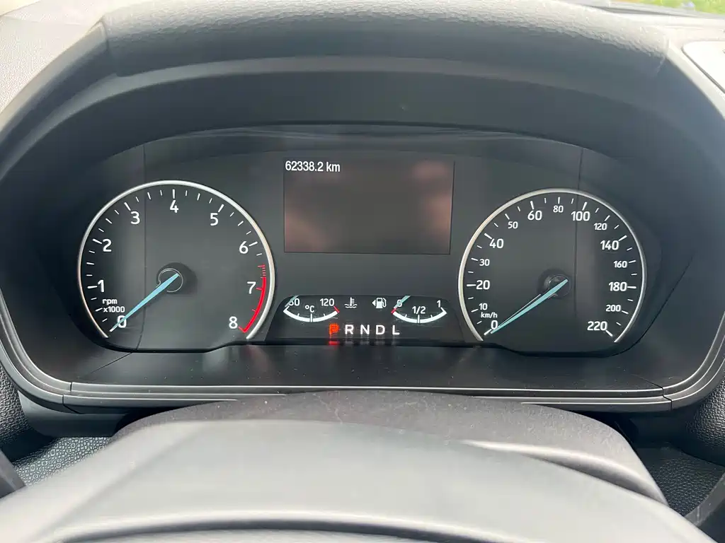 Ford Ecosport 2018 — фото 16