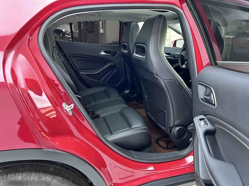 Mercedes-Benz GLA 2017 — фото 11
