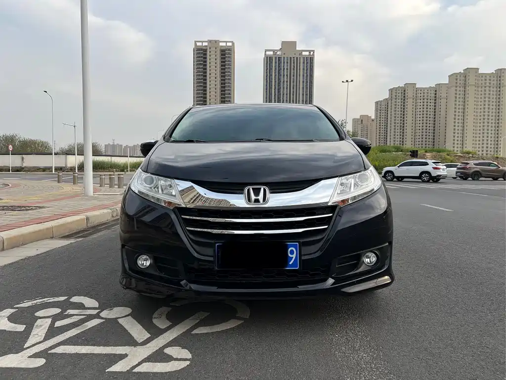 Honda Odyssey 2017 — фото 2