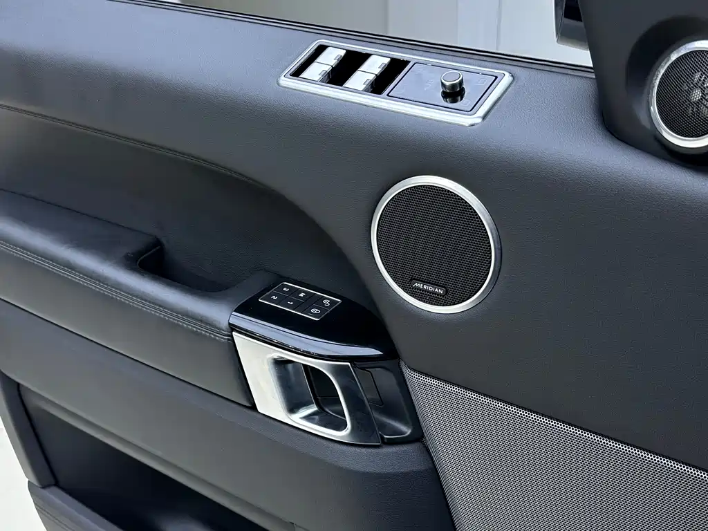 Land Rover Range Rover Sport 2016 — фото 13