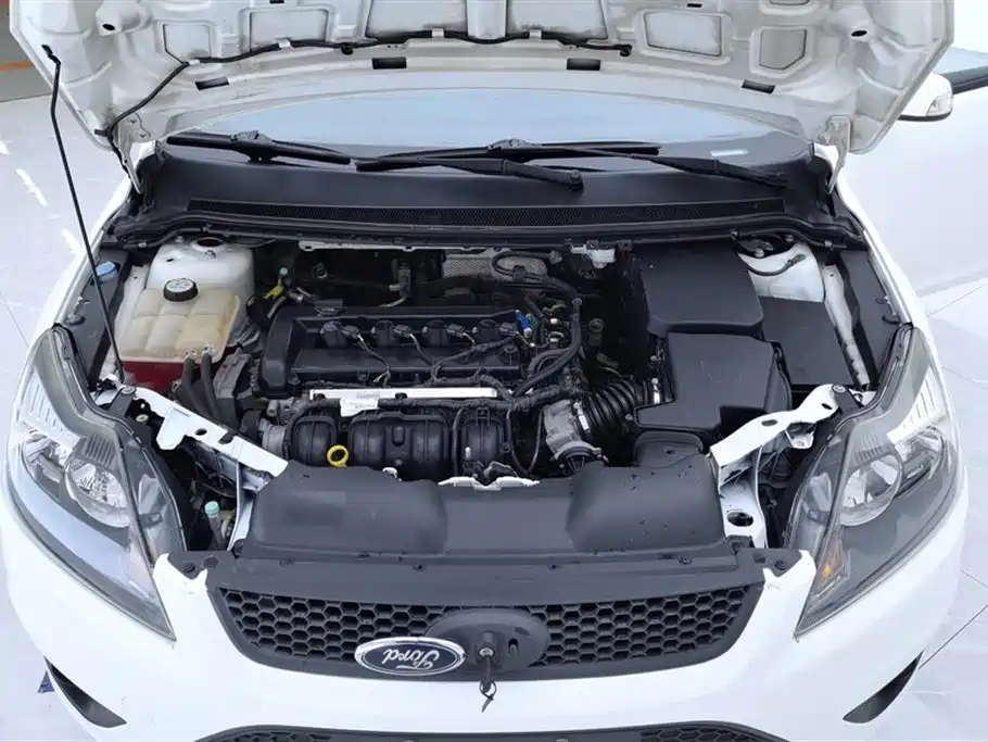 Ford Focus 2013 — фото 10