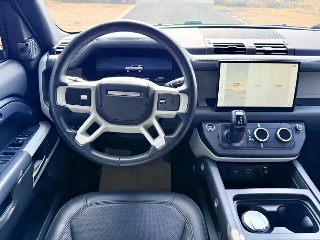 Land Rover Defender 2023 — фото 15