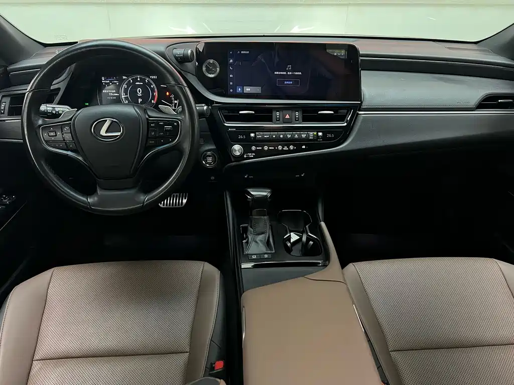 Lexus ES 2023 — фото 12