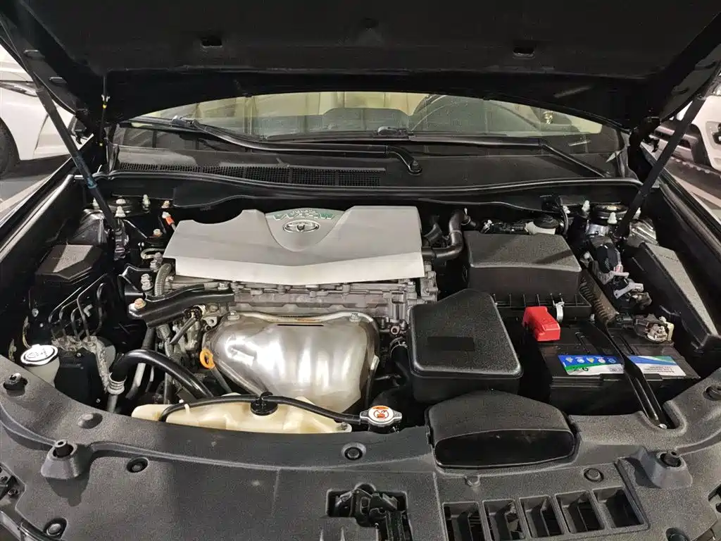 Toyota Camry 2015 — фото 16