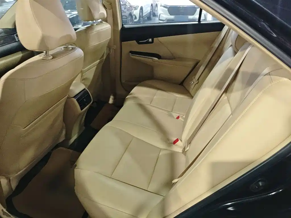 Toyota Camry 2015 — фото 13