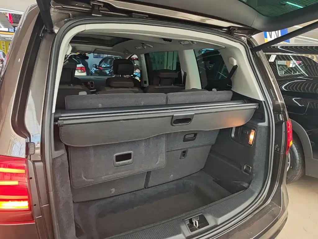 Volkswagen Sharan 2017 — фото 19
