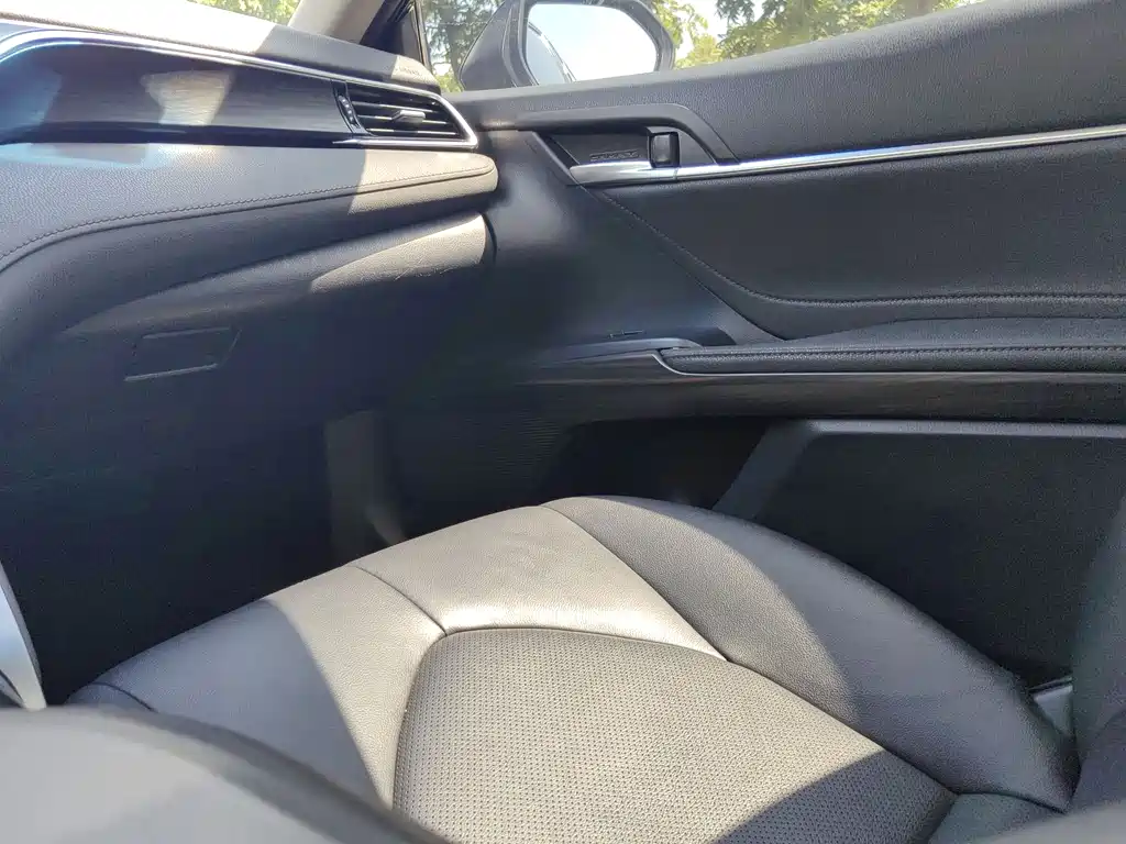 Toyota Camry 2021 — фото 26