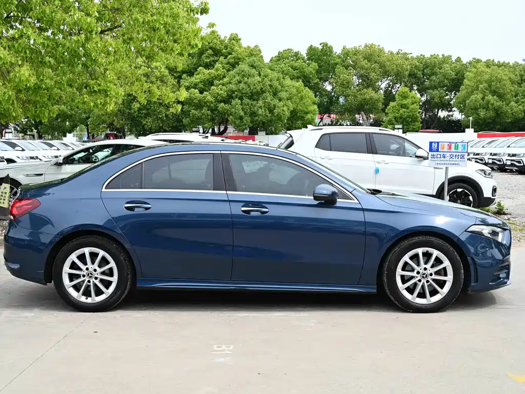 Mercedes-Benz A-Class 2019 — фото 7