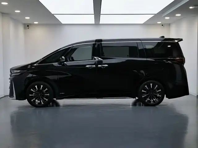 Toyota Vellfire 2024 — фото 10