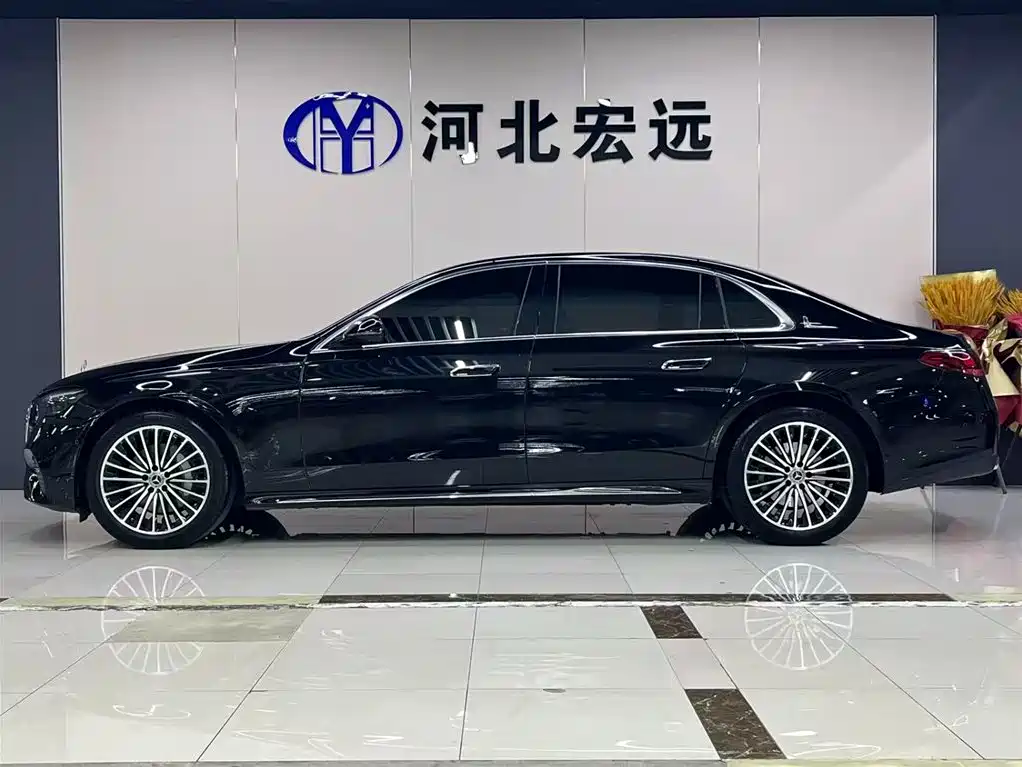 Mercedes-Benz E-Class 2024