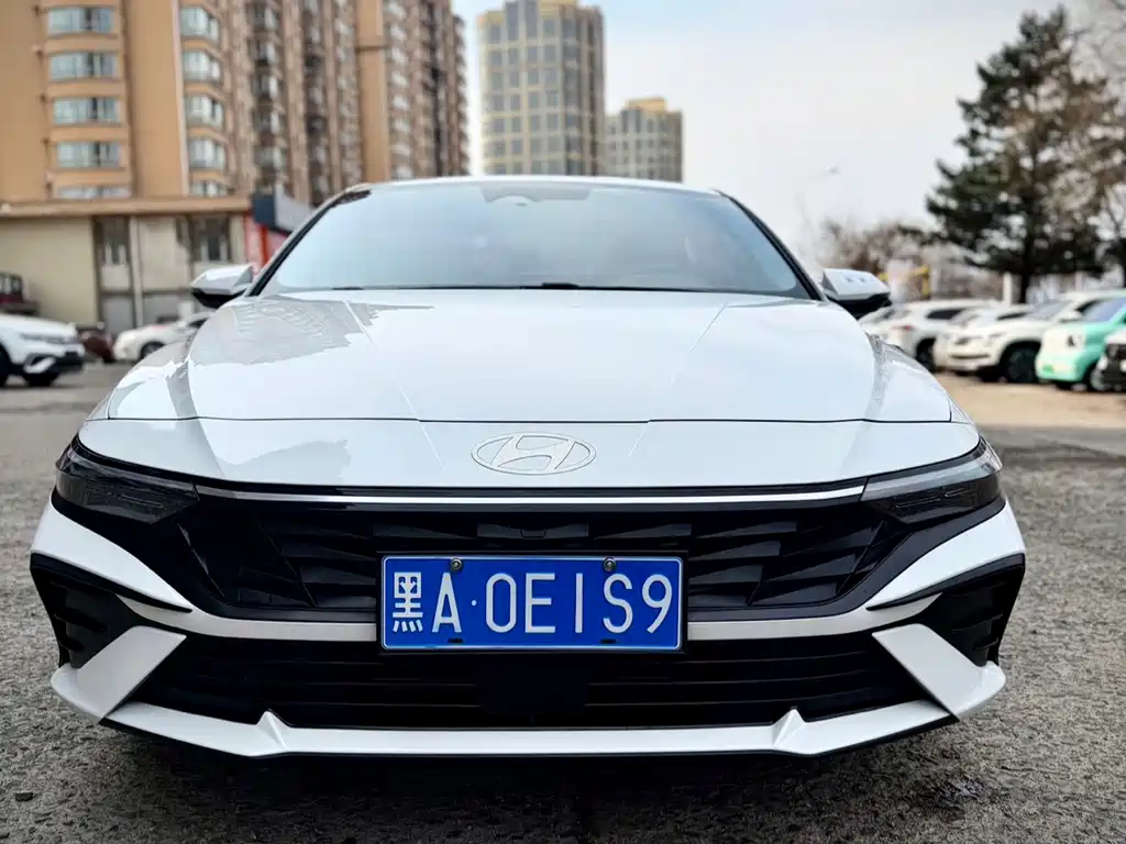 Hyundai Elantra 2023