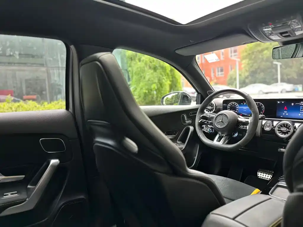 Mercedes-Benz A-Class AMG 2024 — фото 10