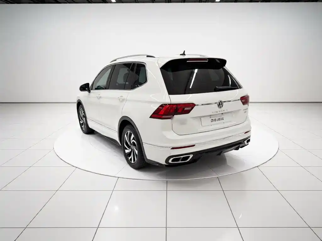Volkswagen Tiguan L 2024 — фото 5